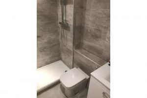 bathroom-fitted-in-surrey (2)